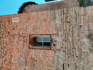 Monofora fianco destro - Chiesa di Sant'Antonio Abate a Neviglie