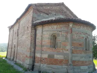 Abside e fianco destro - Chiesa di San Giorgio a AramengoFrazione Masio