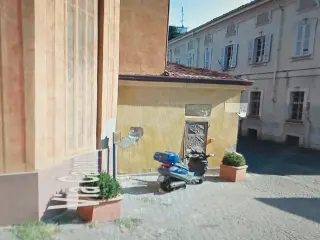 La posizione dell'iscrizione prima del furto (elaborazione su foto tratta da Google Maps) - Oratorio di San Bartolomeo a Valenza