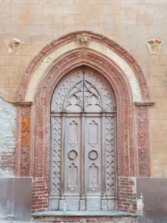 Portale gotico - Oratorio di San Bartolomeo a Valenza