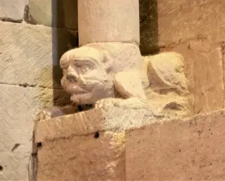 Sculture Particolare - Canonica di Santa Maria di Vezzolano a AlbugnanoFrazione Vezzolano