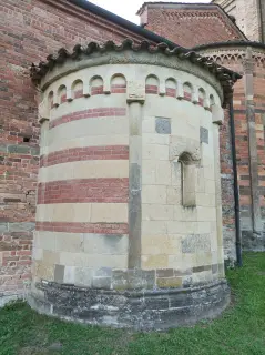 Abside - Canonica di Santa Maria di Vezzolano a AlbugnanoFrazione Vezzolano
