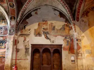 Seconda campata navata sinistra, affreschi visione d'insieme - Ex Parrocchiale di Santa Caterina a Villanova MondovìFrazione Villa