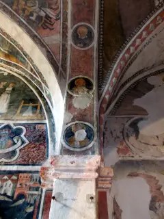 Navata sinistra, sottarco tra prima e seconda campata - Ex Parrocchiale di Santa Caterina a Villanova MondovìFrazione Villa