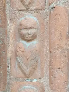 Formella del portale - Cattedrale dell' Assunta a Saluzzo