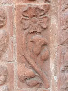 Formella del portale - Cattedrale dell' Assunta a Saluzzo