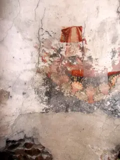 Chiesa antica, abside minore Nord, traccia di affresco - Santuario della Consolata a Saluzzo