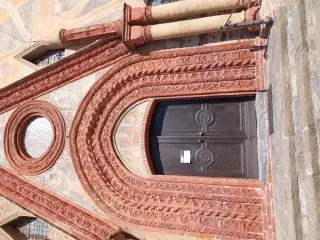 Portale - Parrocchiale dell' Assunta a Rossana