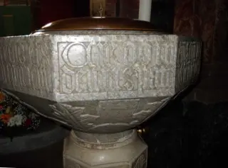 Fonte battesimale: credo in Deum patr - Parrocchiale di Sant'Andrea a Brossasco