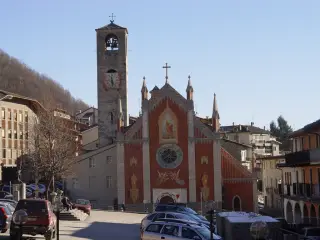 Facciata - Parrocchiale di San Pietro e Paolo a Sampeyre
