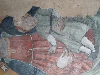 Madonna col Bambino Dettaglio della Pera in mano a Gesù - Parrocchiale di Santa Margherita a Casteldelfino