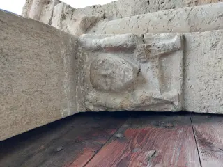 Portale Figura antropomorfa - Cappella o Chiesa di Sant'Eusebio a Casteldelfino