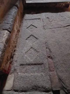 Lastra pavimentale - Abbazia di Santa Maria a Cavour