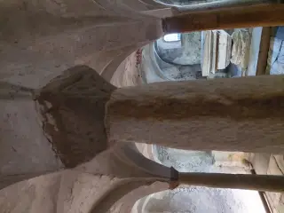 Colonna e capitello - Abbazia di Santa Maria a Cavour