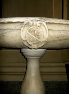 Acquasantiera blasone - Campanile Antica Chiesa di San Giovanni Battista a Barge