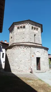 Vista - Battistero di San Giovanni a Agrate Conturbia