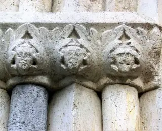 Capitelli - Chiesa di San Francesco a Susa