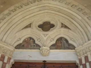 Portale fianco destro - Cattedrale di Maria Assunta e San Gottardo a Asti