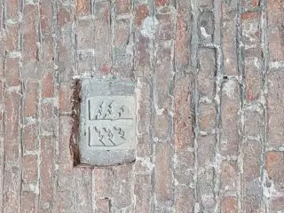 Stemma murato sul fianco destro - Cattedrale di Maria Assunta e San Gottardo a Asti