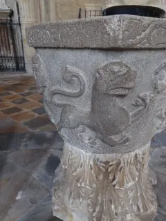 Fonte battesimale - Cattedrale di Maria Assunta e San Gottardo a Asti