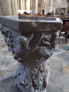 Fonte battesimale - Cattedrale di Maria Assunta e San Gottardo a Asti