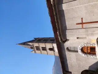 Portale e campanile - Parrocchiale di Santa Maria Assunta a Chiomonte