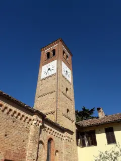 Fianco destro e campanile - Chiesa della Madonna di Viatosto o Maria Ausiliatrice a AstiFrazione Viatosto