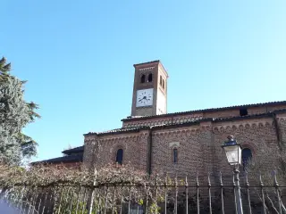 Fianco sinistro e campanile - Chiesa della Madonna di Viatosto o Maria Ausiliatrice a AstiFrazione Viatosto