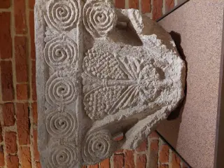 Capitello - Chiesa-cripta di Sant'Anastasio a Asti