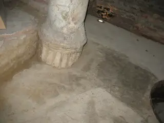 Base colonna - Chiesa-cripta di Sant'Anastasio a Asti