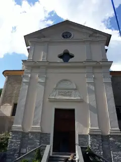 Facciata - Parrocchiale dei Santi Nicola e Grato a Ala di Stura
