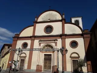 Facciata - Parrocchiale della Vergine Assunta a San Giorgio Canavese