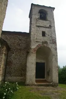 Campanile sopra l'ingresso - Chiesa di San Lorenzo a Settimo Vittone