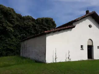 Fianco sinistro - Chiesa di San Michele in Clivolo a Borgo d'Ale
