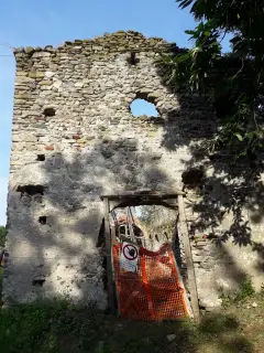 Portale - Ruderi Della Chiesa di Santa Maria d'Areglio o Gesiassa a Borgo d'AleFrazione Areglio