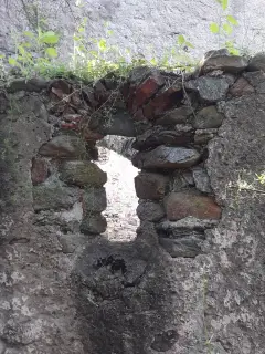 Resti monofora - Ruderi Della Chiesa di Santa Maria d'Areglio o Gesiassa a Borgo d'AleFrazione Areglio