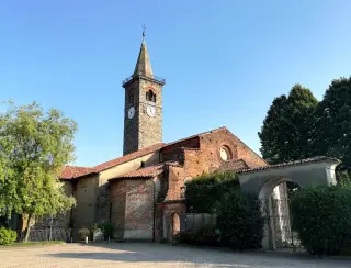 Fianco sinistro - Chiesa dell' Assunta o di Santa Maria a Salussola