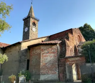 Fianco sinistro - Chiesa dell' Assunta o di Santa Maria a Salussola