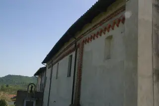 Fianco sinistro - Parrocchiale di San Giovanni Battista a Cerrione