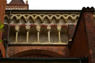 Mensole e capitelli dei fianchi - Basilica di Sant'Andrea a Vercelli