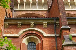 Mensole e capitelli dei fianchi - Basilica di Sant'Andrea a Vercelli