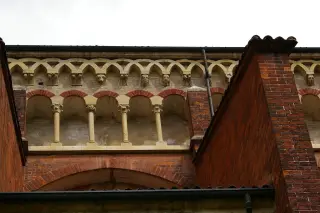 Mensole e capitelli dei fianchi - Basilica di Sant'Andrea a Vercelli