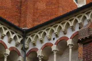 Mensole e capitelli dei fianchi - Basilica di Sant'Andrea a Vercelli