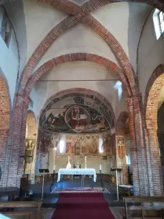 Affreschi del catino absidale - Pieve di San Pietro a Casalvolone