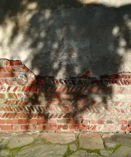 Muro a lisca di pesce - Parrocchiale di San Giorgio e Martino o della Natività di Maria a Vicolungo