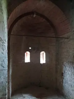 Abside destra - Chiesa Cimiteriale di San Giorgio a MontafiaFrazione Bagnasco