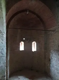 Abside destra - Chiesa Cimiteriale di San Giorgio a MontafiaFrazione Bagnasco