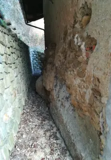 Fianco - Chiesa della Madonna delle Grazie a Camburzano