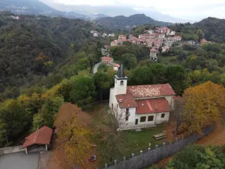 Fianco - Oratorio di San Rocco a Mezzana MortigliengoFrazione Montaldo