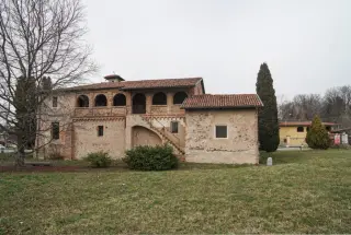 Fianco destro - Chiesa della Madonna di Cerniori o Santa Maria de Cerniori a RoasioFrazione Curavecchia